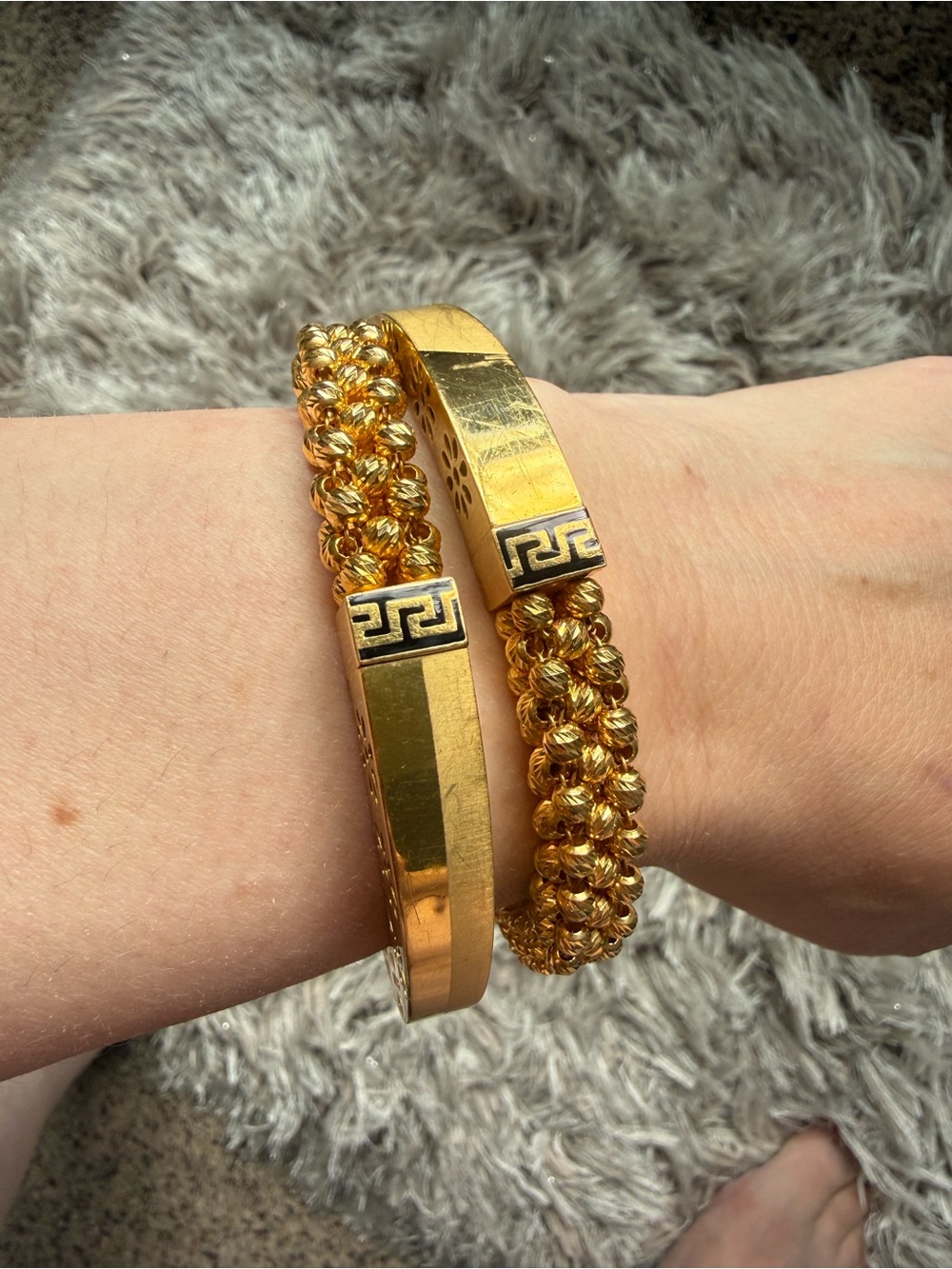 Gold Crystal-Accented Women's Bracelet - Shimmering Gold Finish